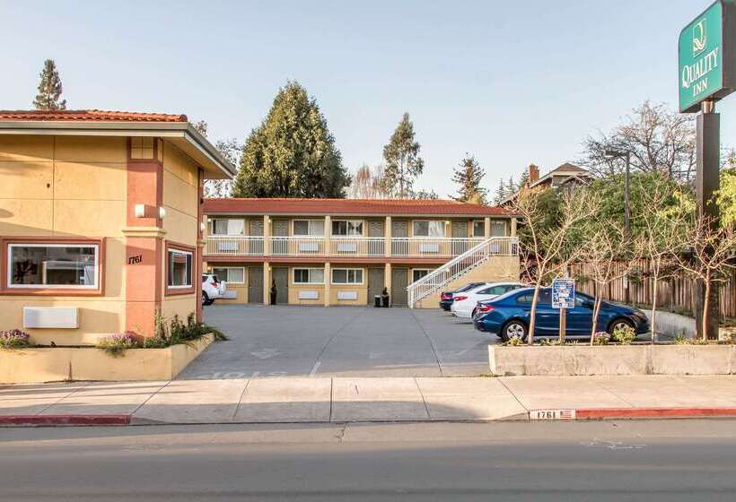 Hotel Inn At University