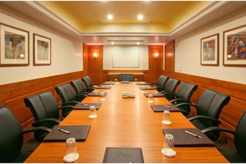 Отель The Imperial Palace