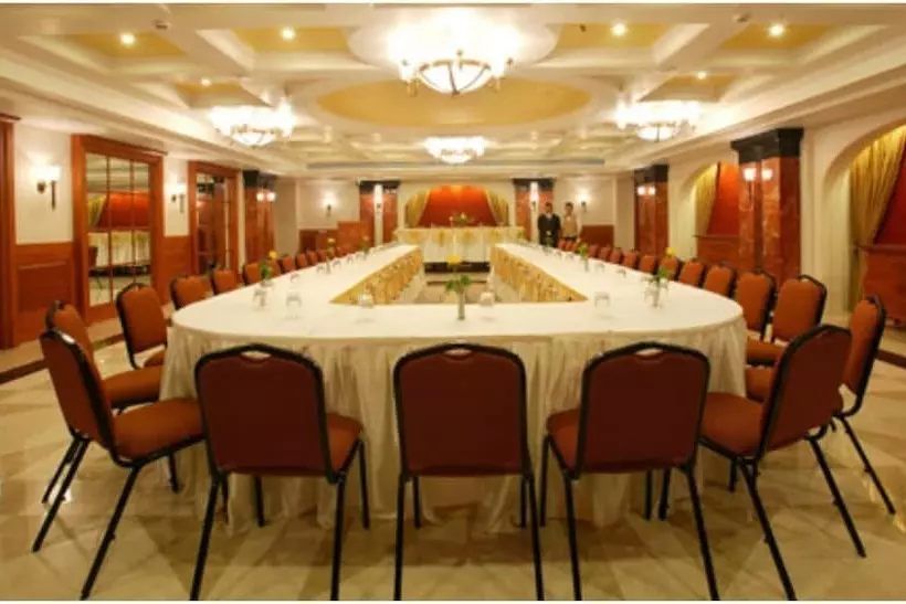 ホテル The Imperial Palace