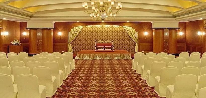 ホテル The Imperial Palace