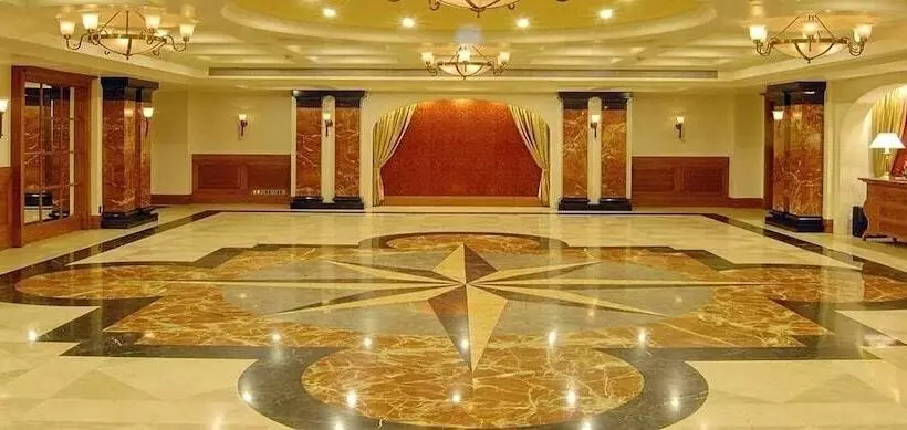 ホテル The Imperial Palace