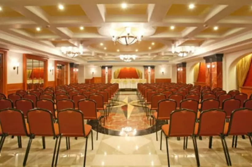 ホテル The Imperial Palace