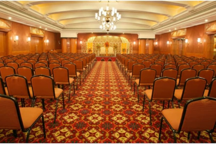 Отель The Imperial Palace