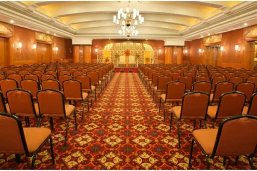 ホテル The Imperial Palace