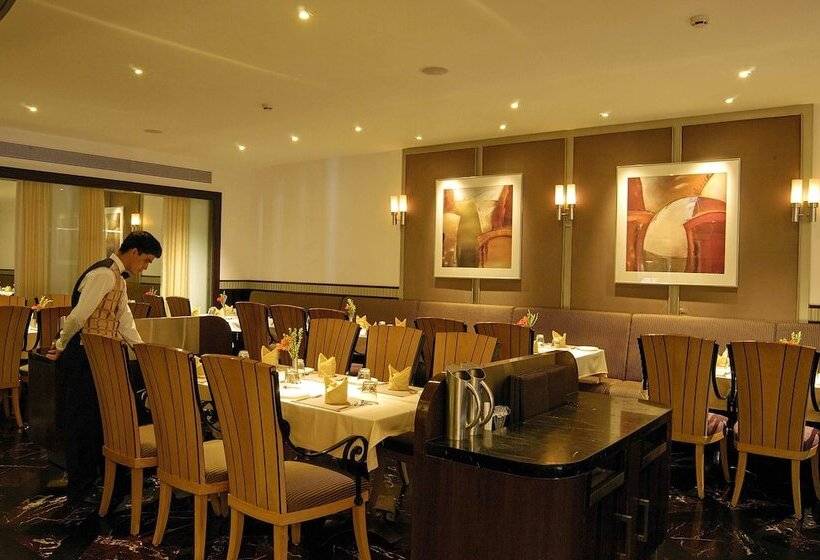 Отель The Imperial Palace