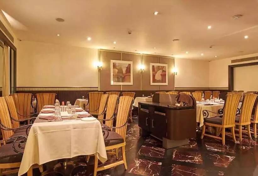 ホテル The Imperial Palace