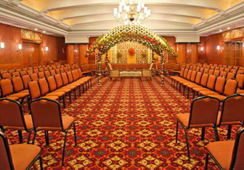 Отель The Imperial Palace