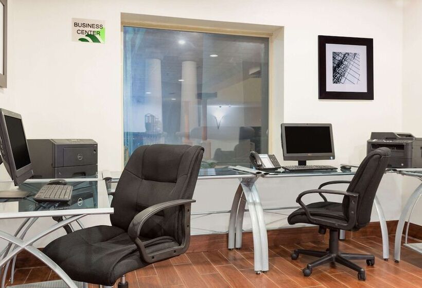 ホテル Wingate By Wyndham Athens Ga