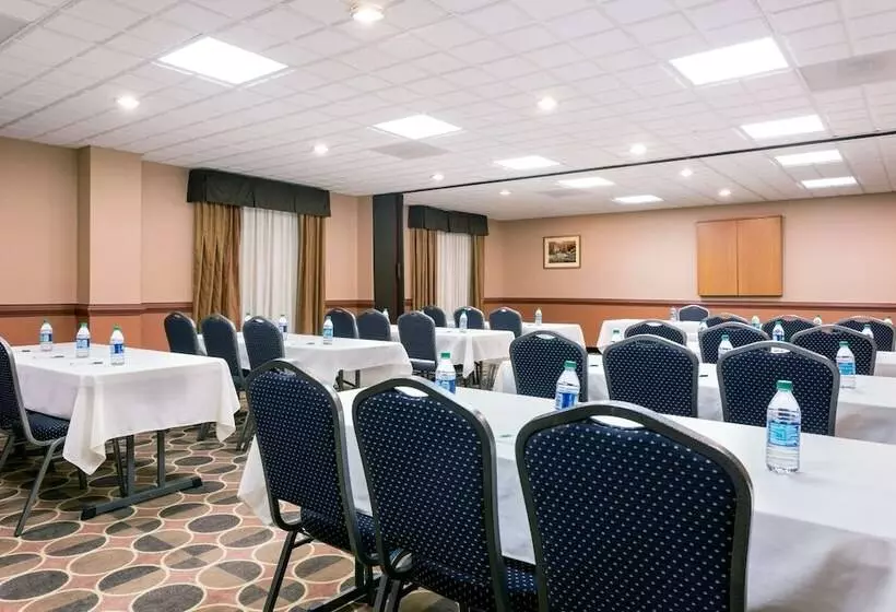 Отель Wingate By Wyndham Athens Ga