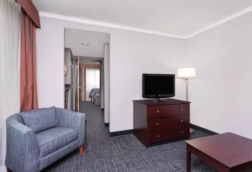 Отель Wingate By Wyndham Athens Ga