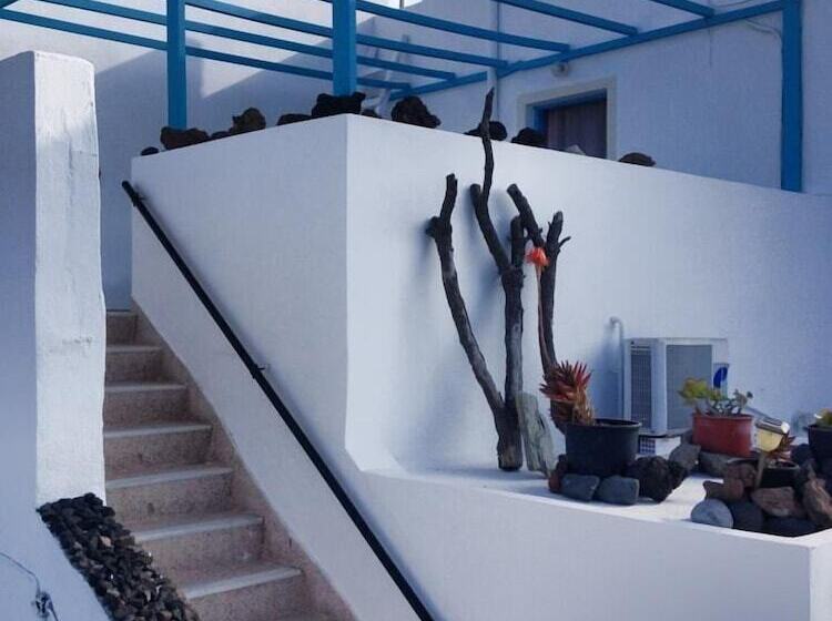 بنسيون Villa Livadaros