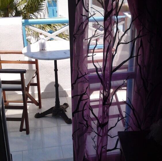 بنسيون Villa Livadaros