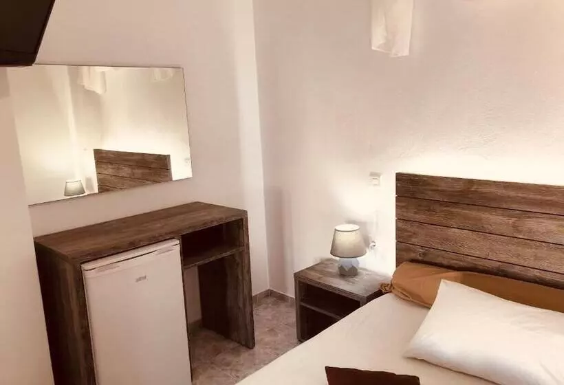 پانسیون Villa Livadaros