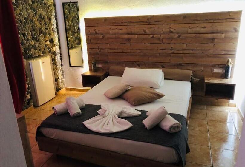 بنسيون Villa Livadaros