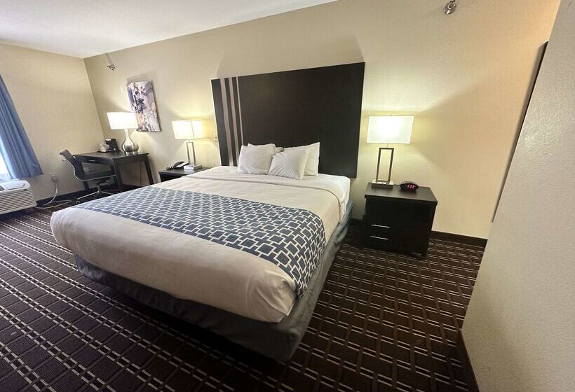 Best Western Plus Bass Hotel & Suites