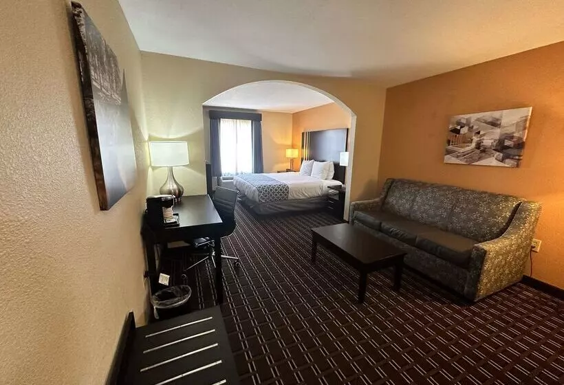 Best Western Plus Bass Hotel & Suites