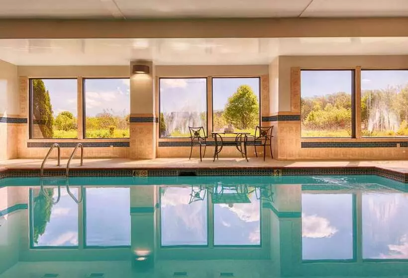 Best Western Plus Bass Hotel & Suites