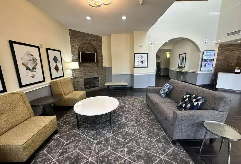 Best Western Plus Bass Hotel & Suites