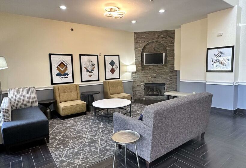 Best Western Plus Bass Hotel & Suites