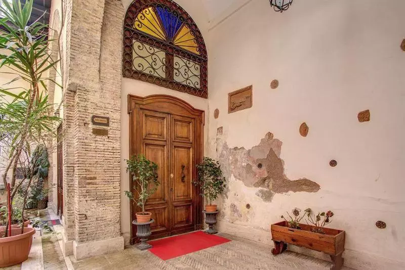 هتل Navona Gallery Suites