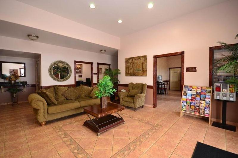 ホテル Americas Best Value Inn & Suites San Benito