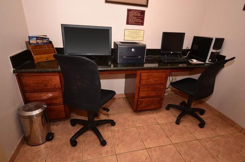 ホテル Americas Best Value Inn & Suites San Benito