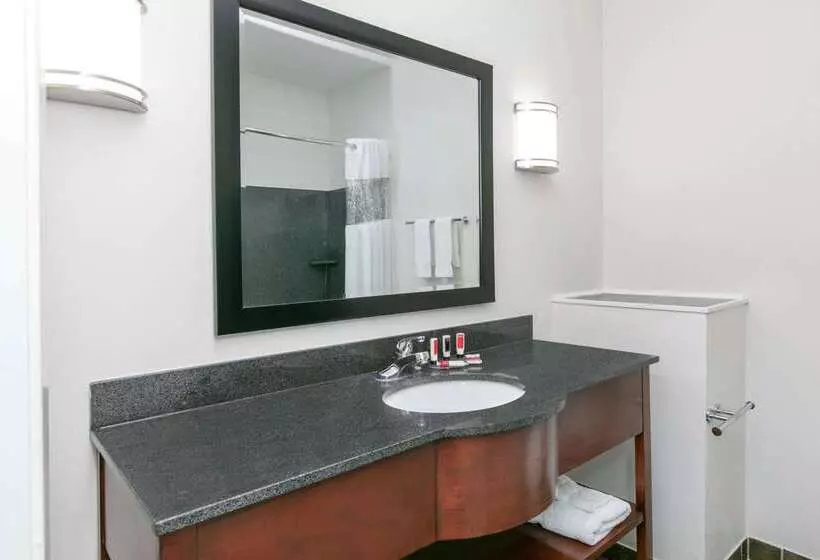 בית מלון כפרי Baymont By Wyndham Mccomb