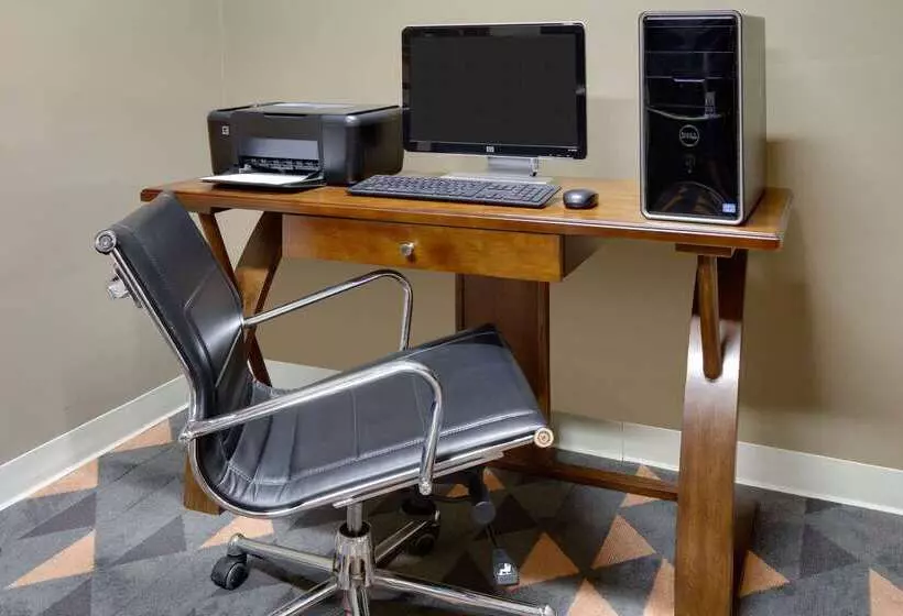 בית מלון כפרי Baymont By Wyndham Mccomb