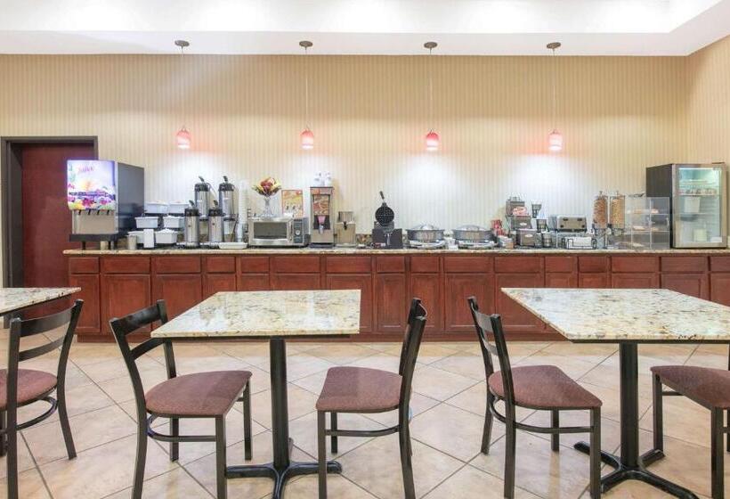 ホテル Baymont By Wyndham Mccomb