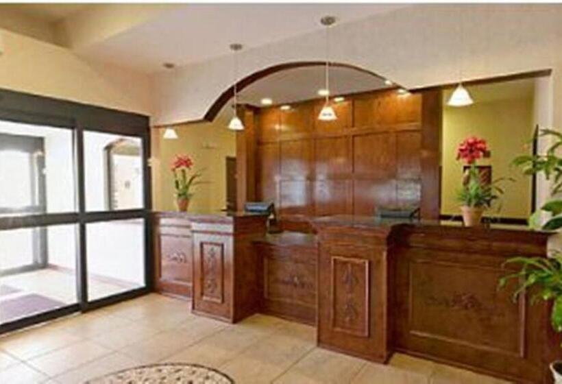 ホテル Baymont By Wyndham Mccomb