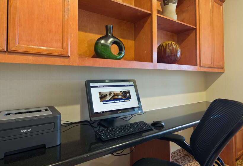 בית מלון כפרי Best Western Inn & Suites Cleveland