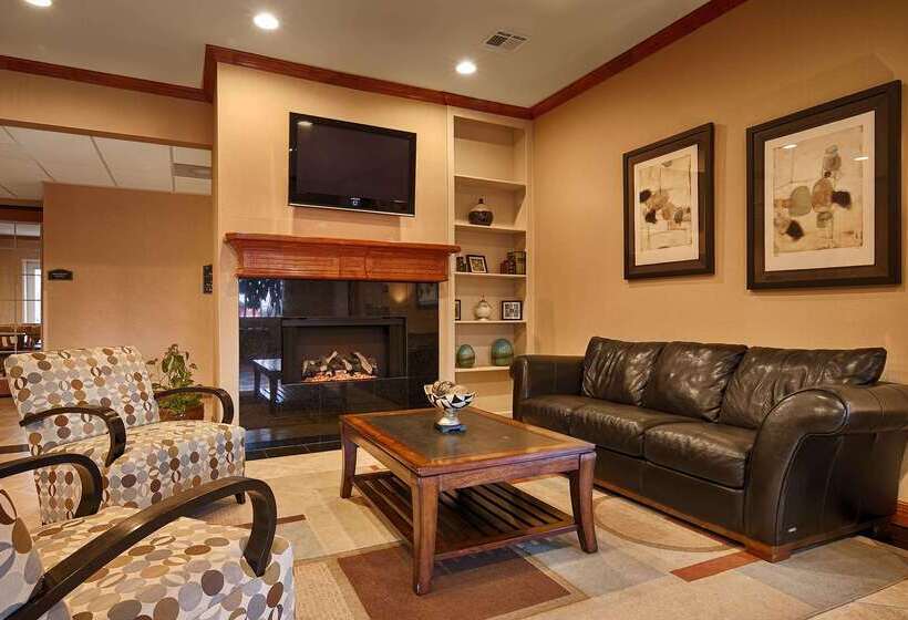 בית מלון כפרי Best Western Inn & Suites Cleveland