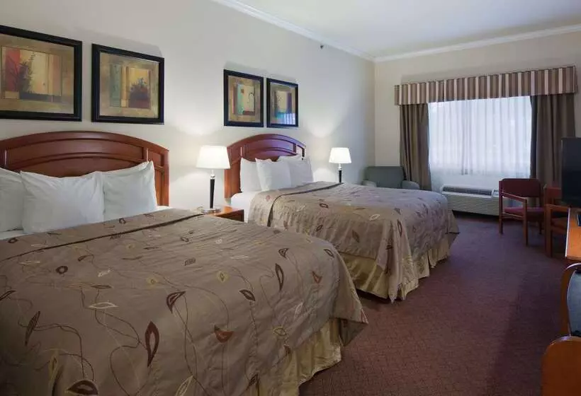 호텔 Best Western Inn & Suites Cleveland