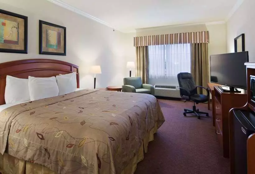 호텔 Best Western Inn & Suites Cleveland