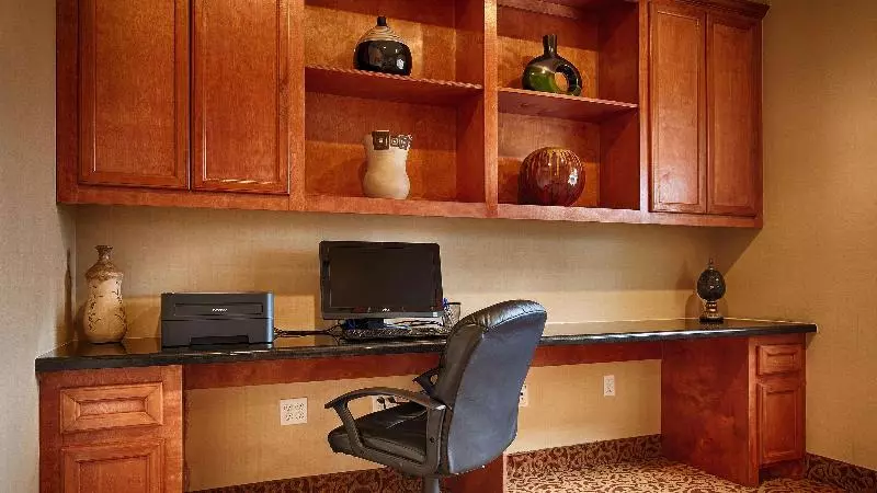 호텔 Best Western Inn & Suites Cleveland