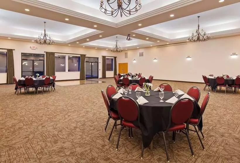 酒店 Best Western Lodge At River S Edge