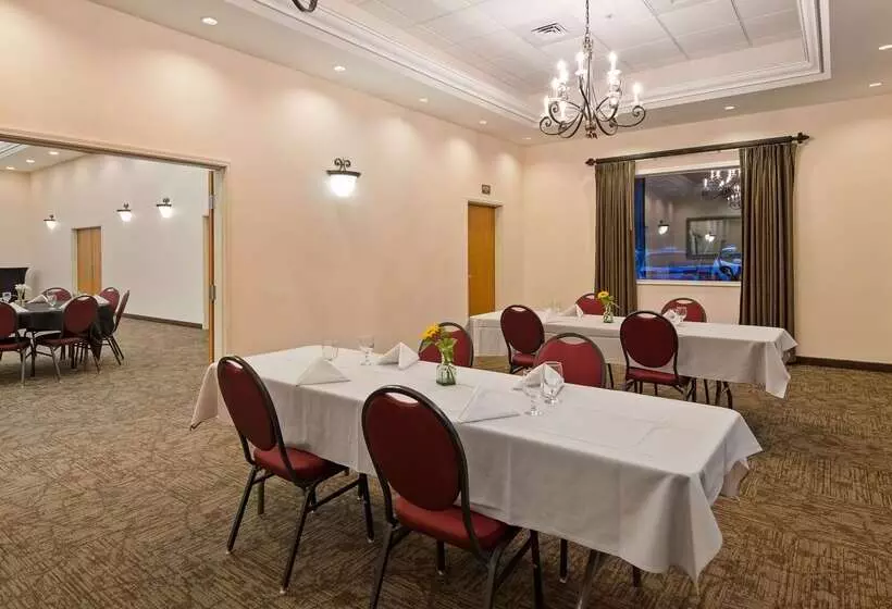 酒店 Best Western Lodge At River S Edge