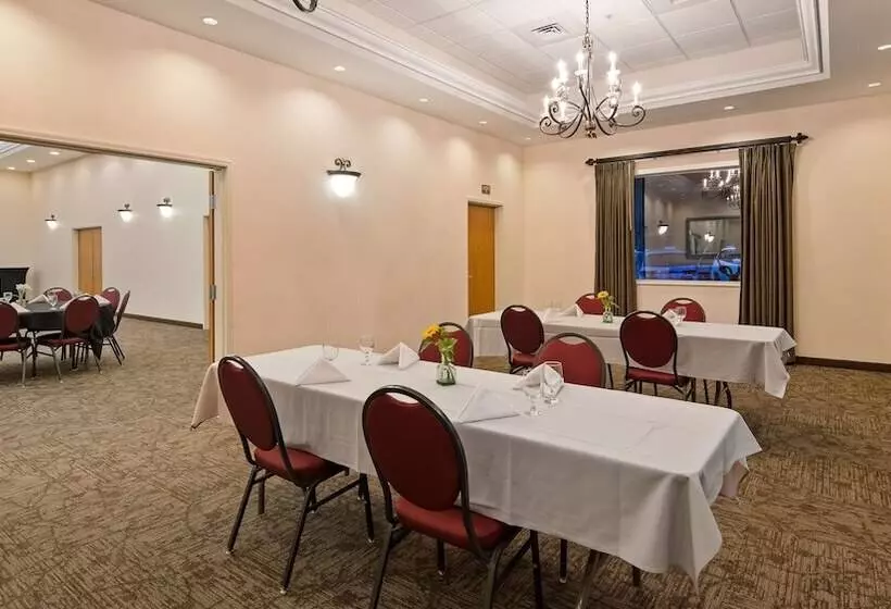 酒店 Best Western Lodge At River S Edge