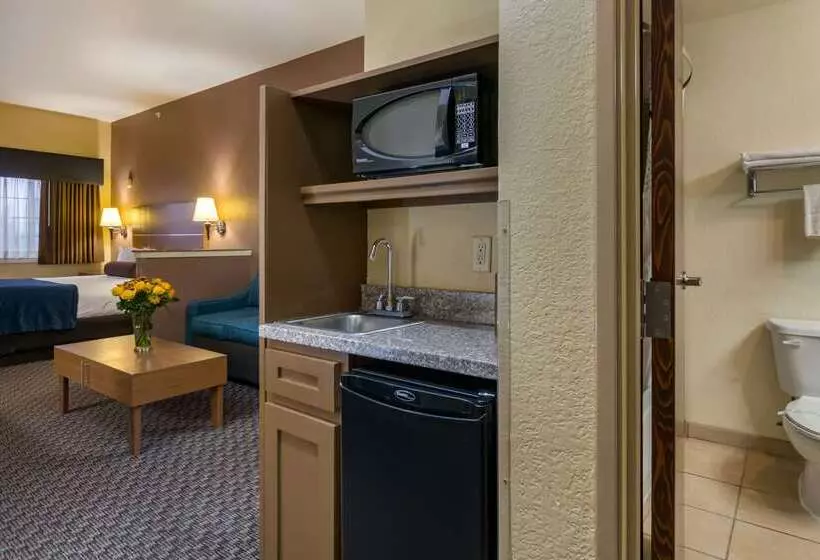 호텔 Best Western Plus Shamrock Inn & Suites