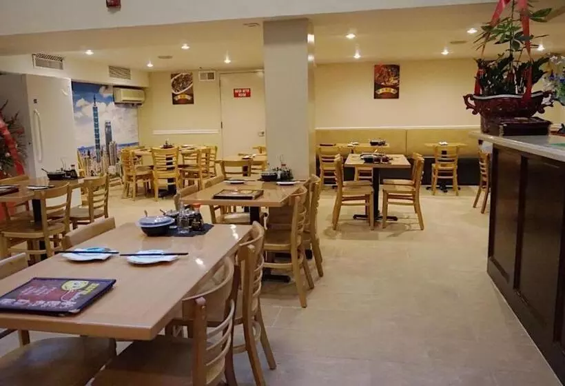 בית מלון כפרי Best Western Queens Court