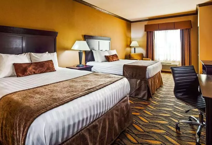 Отель Best Western Red River Inn & Suites