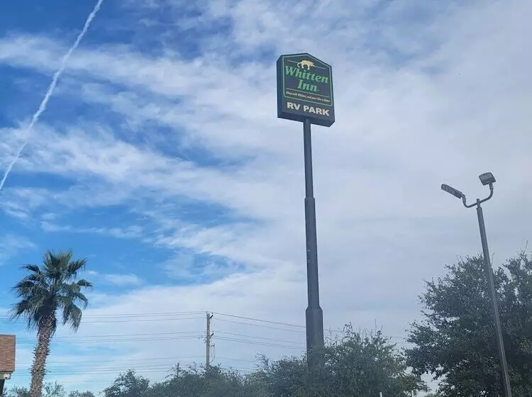 בית מלון כפרי Cotulla Whitten Inn