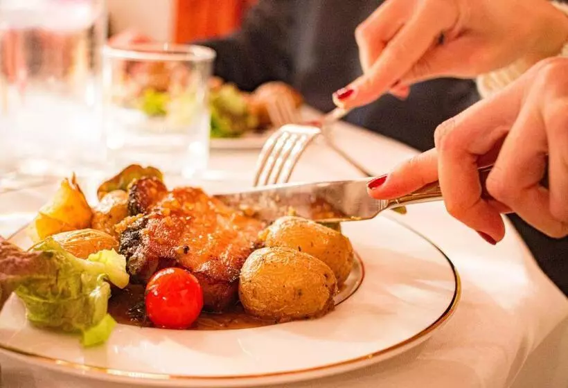 Отель Hôtel Restaurant U Castellu Vizzavona