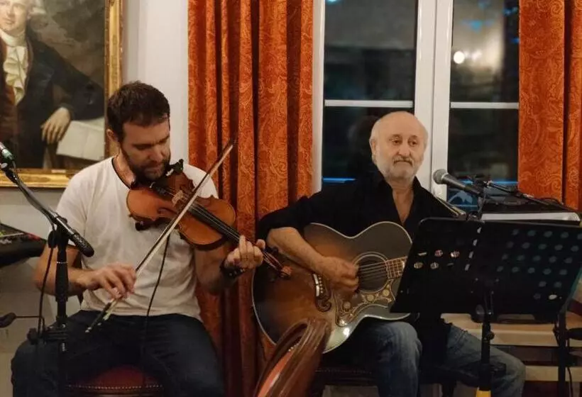 Отель Hôtel Restaurant U Castellu Vizzavona