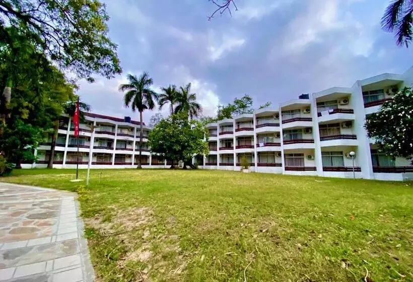 هتل Kenya Bay Beach