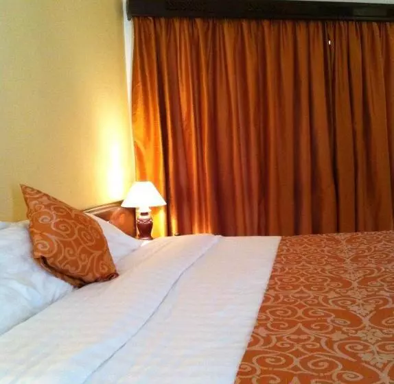 هتل Kenya Bay Beach