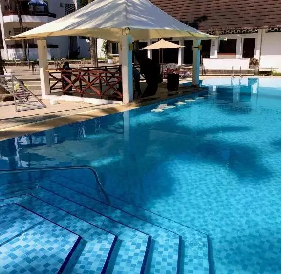 هتل Kenya Bay Beach