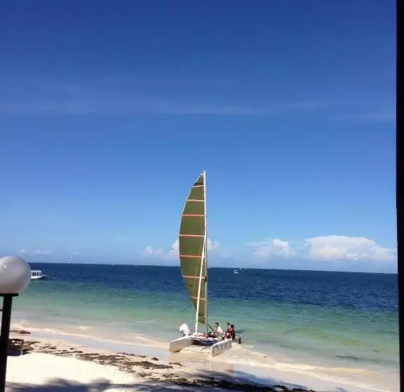 هتل Kenya Bay Beach