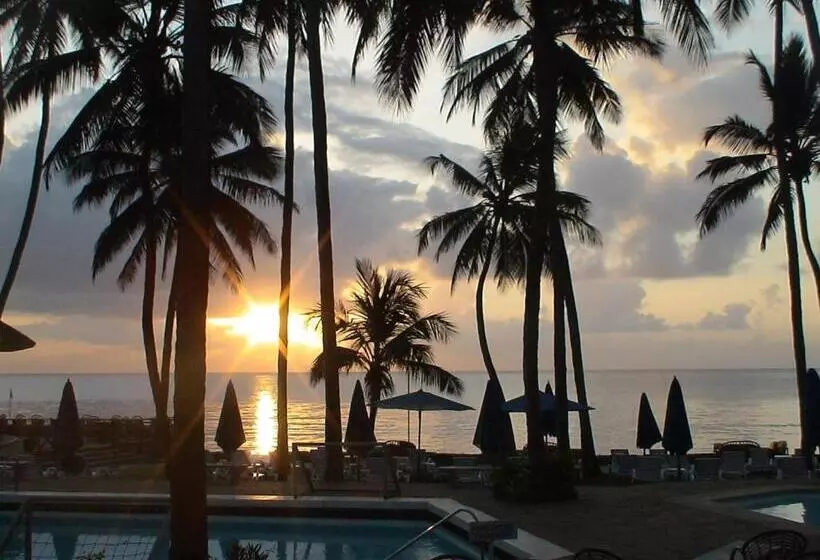 هتل Kenya Bay Beach