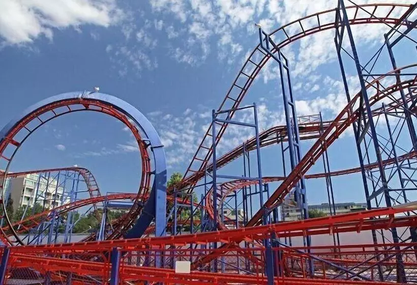 Lotus Family Hotel   Free Parking